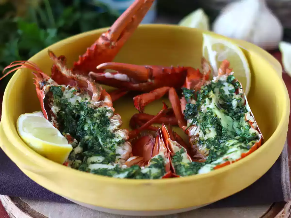 Baked lobster with parsley and lemon: simplicity and sophistication at the table. - photo 6