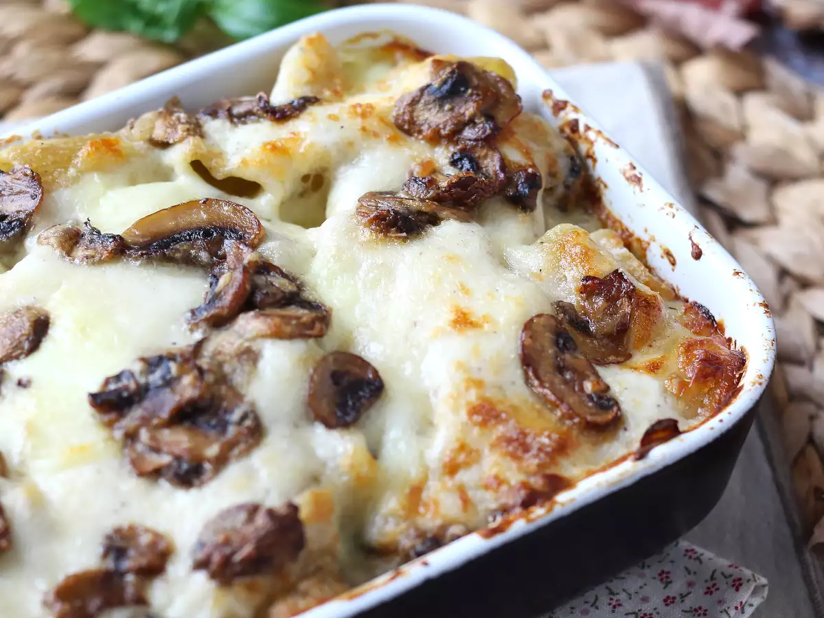 Baked mushroom pasta: the perfect creamy, cheese-pull recipe for fall - photo 2