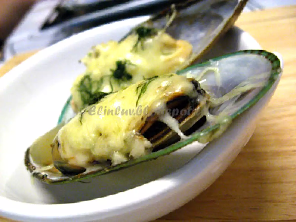 Baked NZ Mussels With Garlic, Cheese & Dills - photo 3