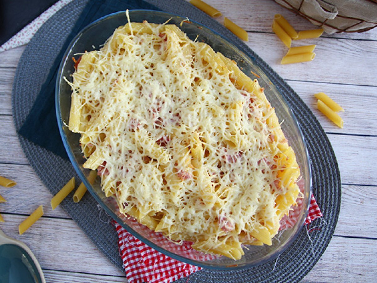 Baked pasta with ham and cheese - photo 3