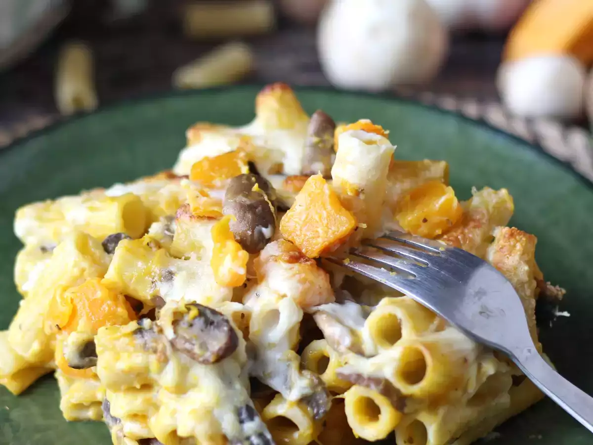 Baked pasta with pumpkin, mushrooms, and béchamel sauce - photo 2