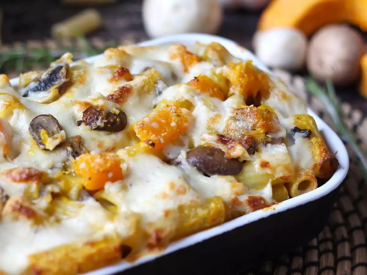 Baked pasta with pumpkin, mushrooms, and béchamel sauce - photo 3