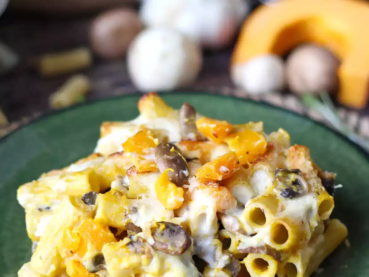 Baked pasta with pumpkin, mushrooms, and béchamel sauce - photo 4