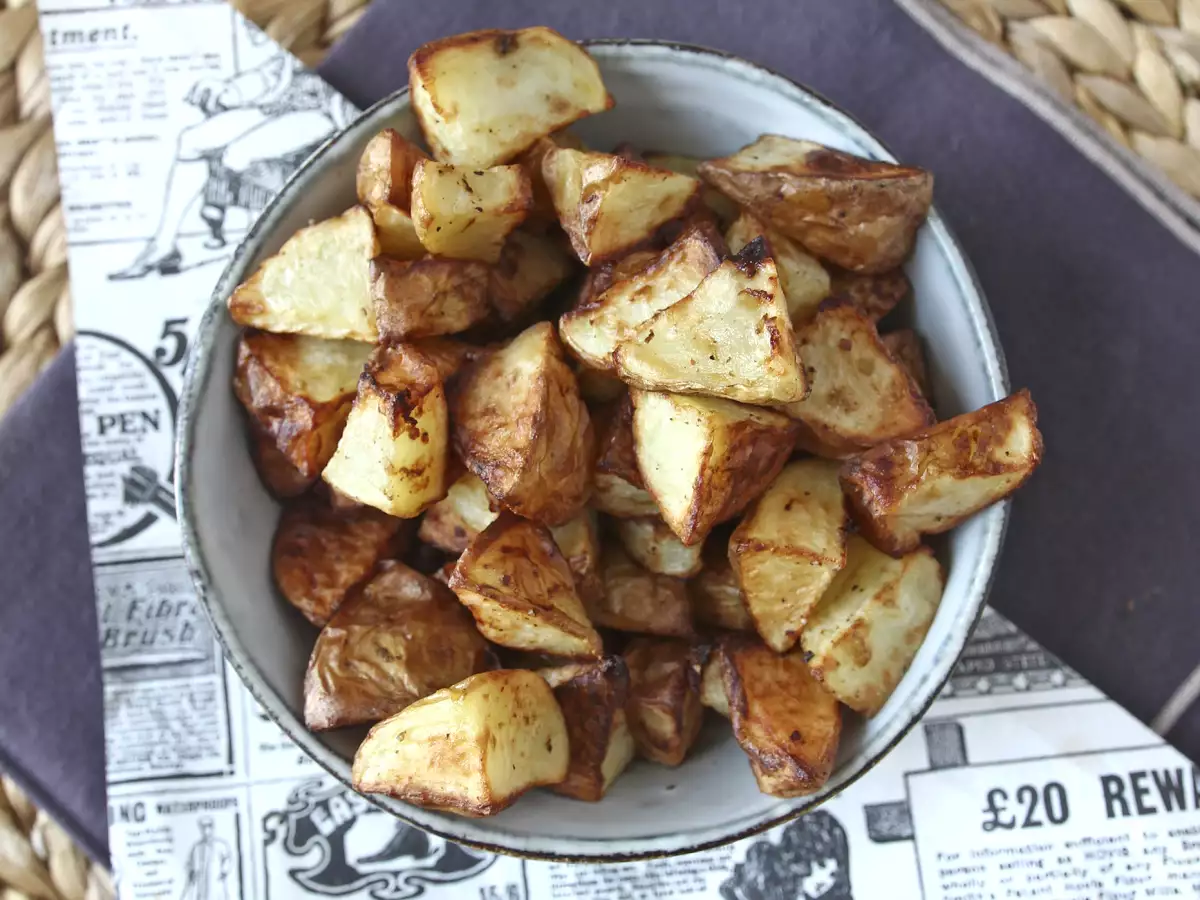 Baked potatoes in the air fryer - photo 6