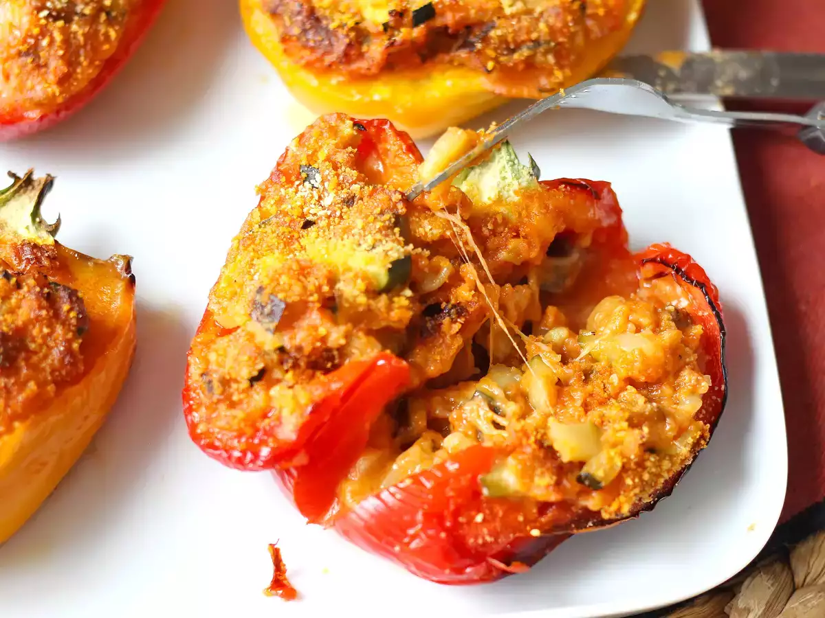 Baked vegetarian stuffed peppers: the easy and tasty recipe with vegetables and mozzarella cheese - photo 4