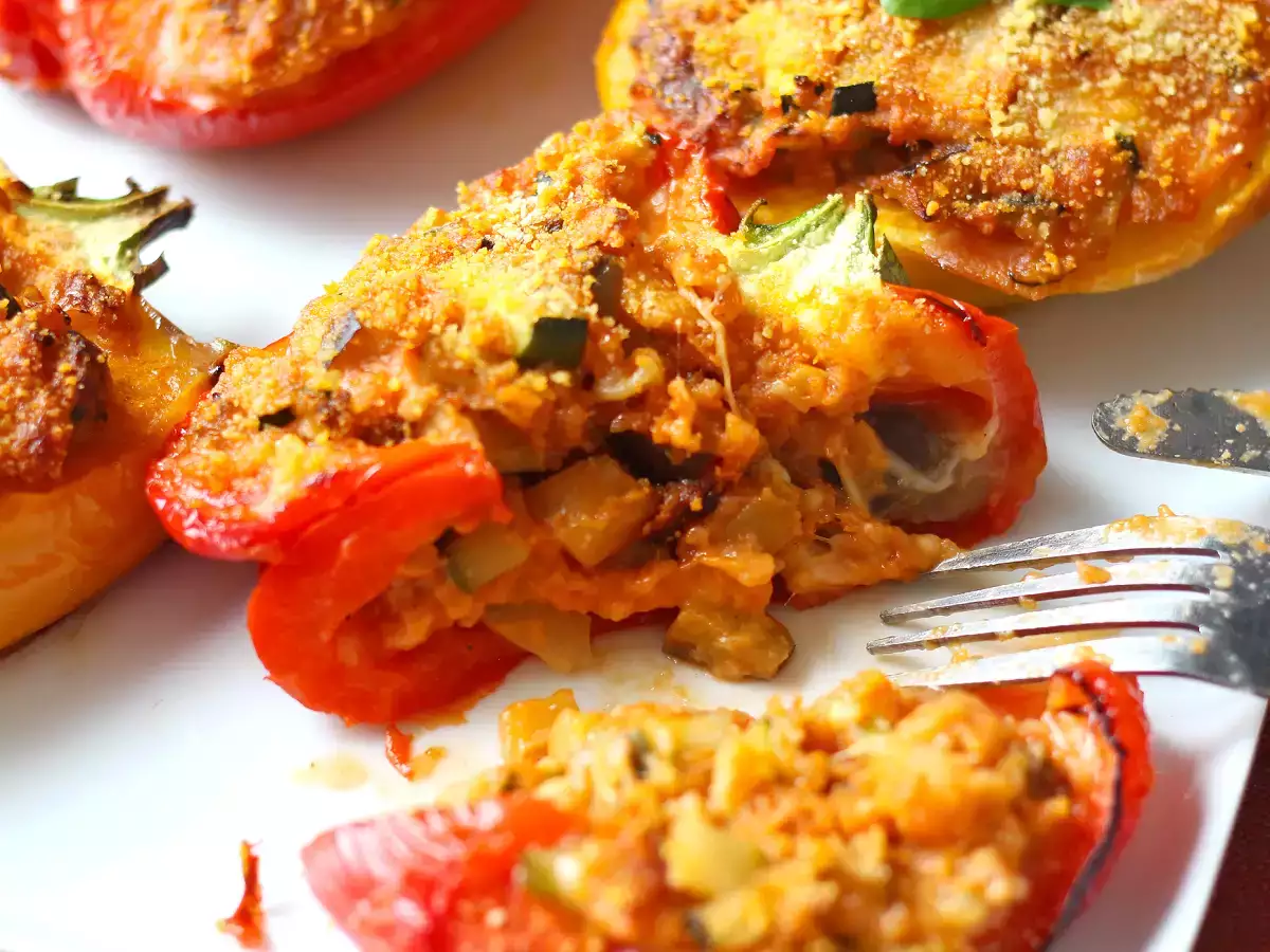 Baked vegetarian stuffed peppers: the easy and tasty recipe with vegetables and mozzarella cheese - photo 6