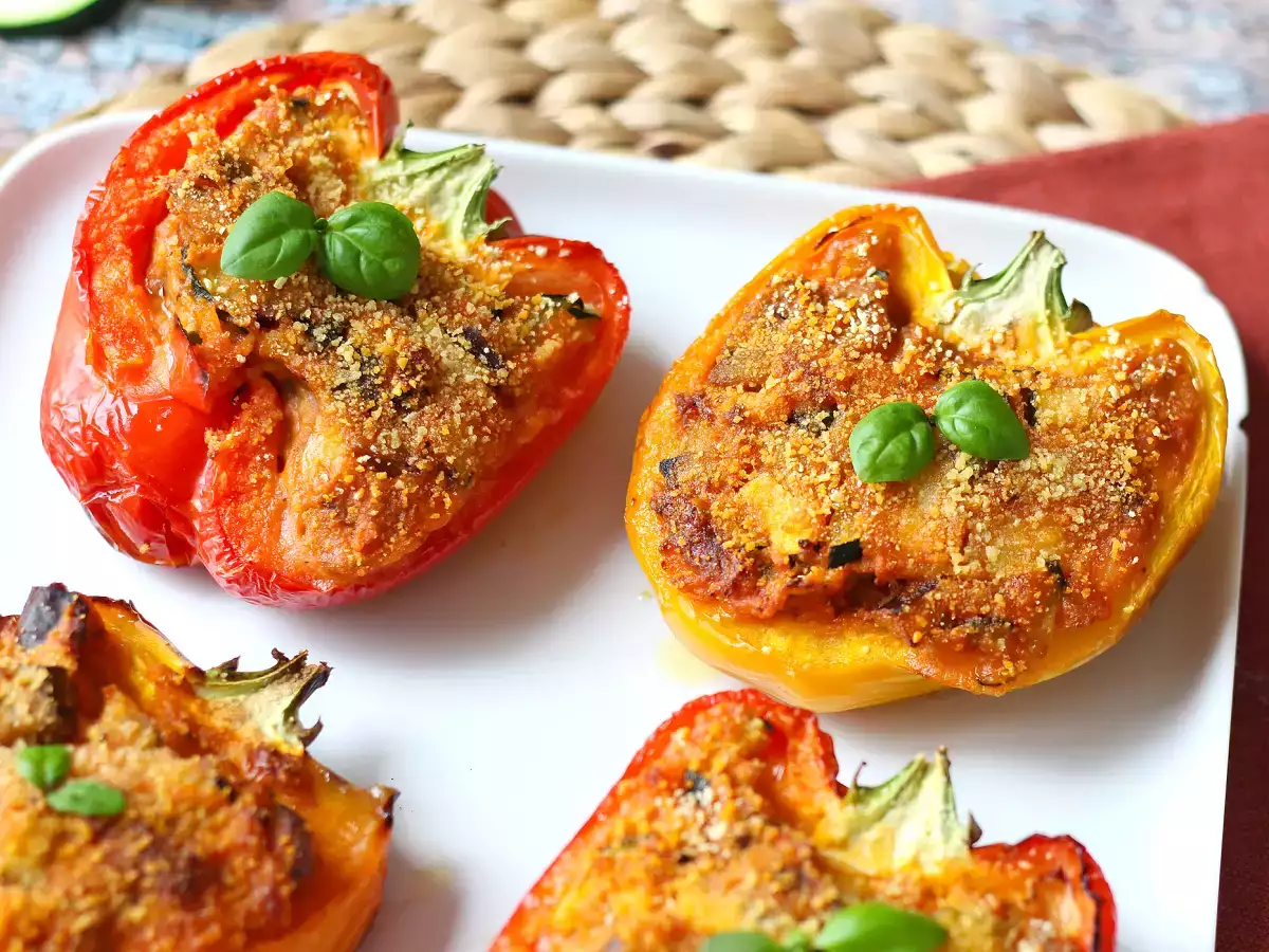 Baked vegetarian stuffed peppers: the easy and tasty recipe with vegetables and mozzarella cheese - photo 7