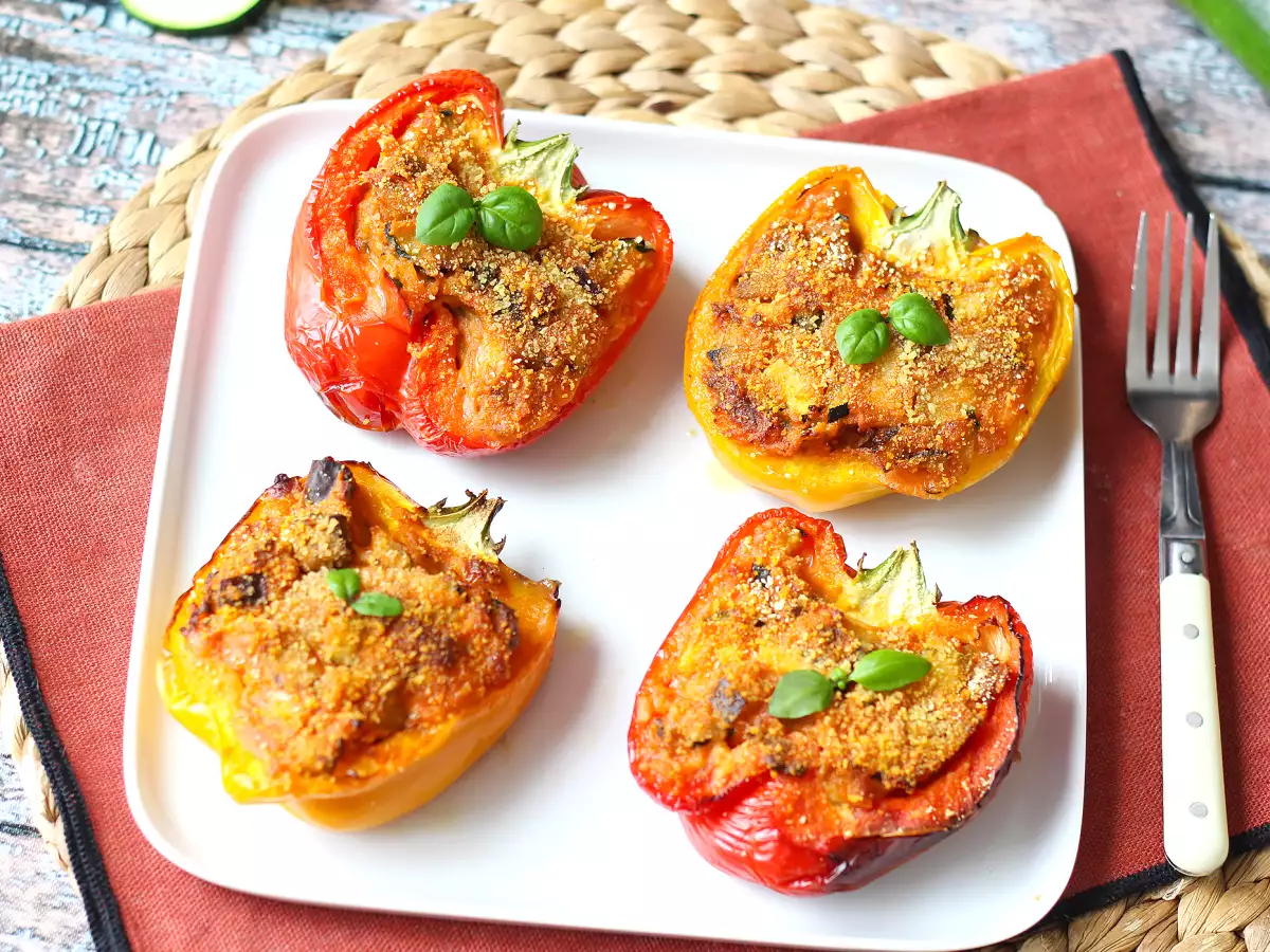 Baked vegetarian stuffed peppers: the easy and tasty recipe with vegetables and mozzarella cheese - photo 8