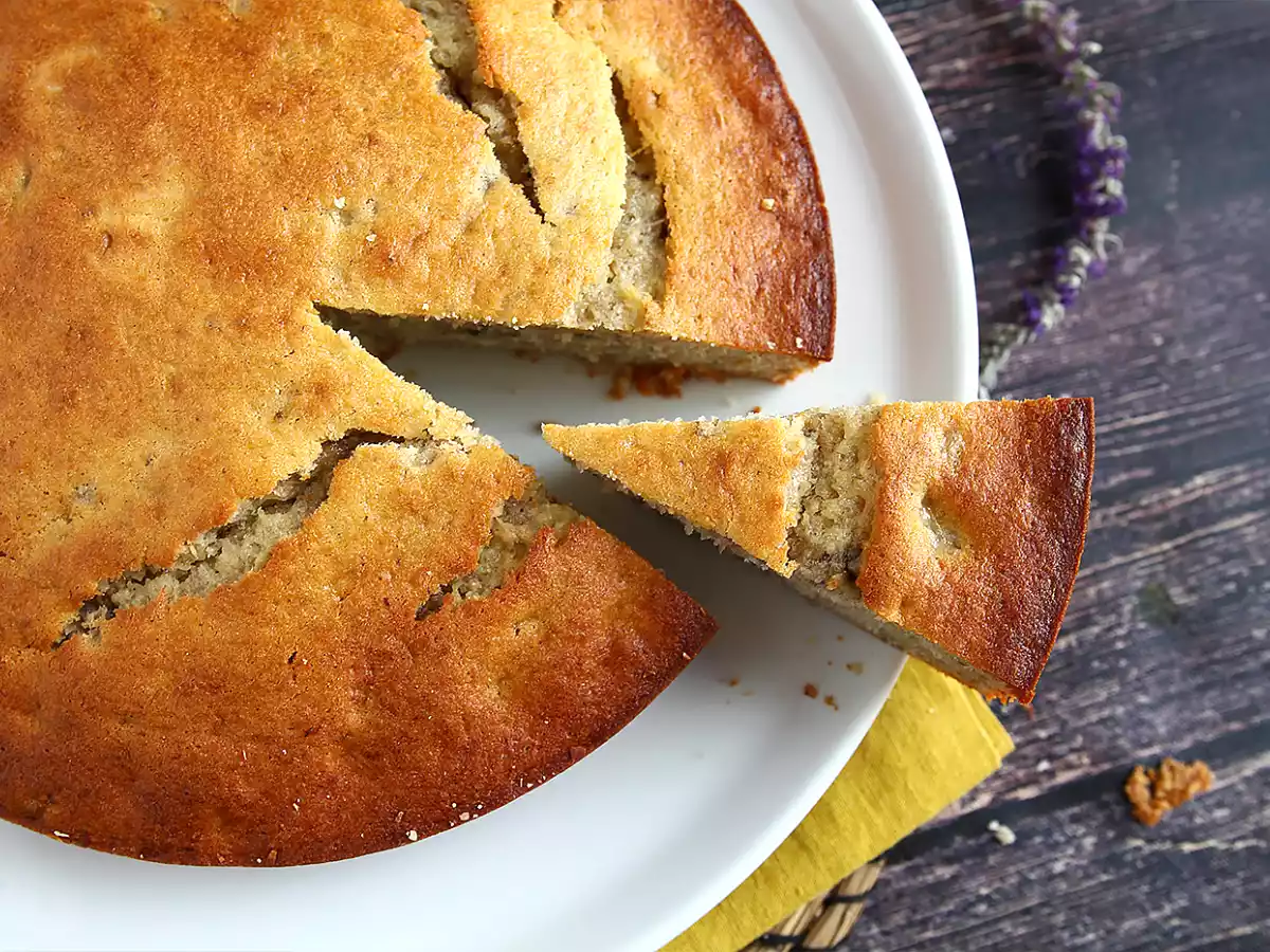 Banana cake