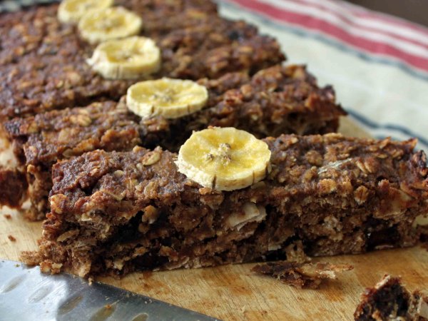 Banana date and oat protein enriched slice