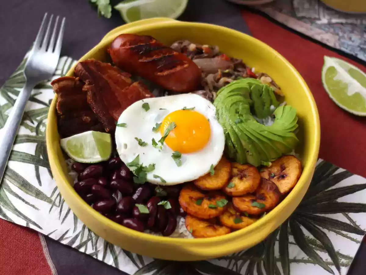 Bandeja paisa, the colombian dish full of flavors and tradition - photo 3