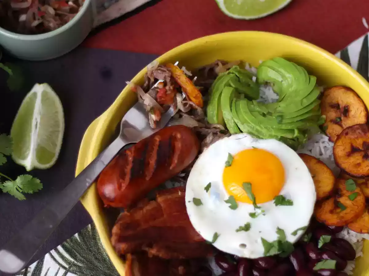Bandeja paisa, the colombian dish full of flavors and tradition - photo 4