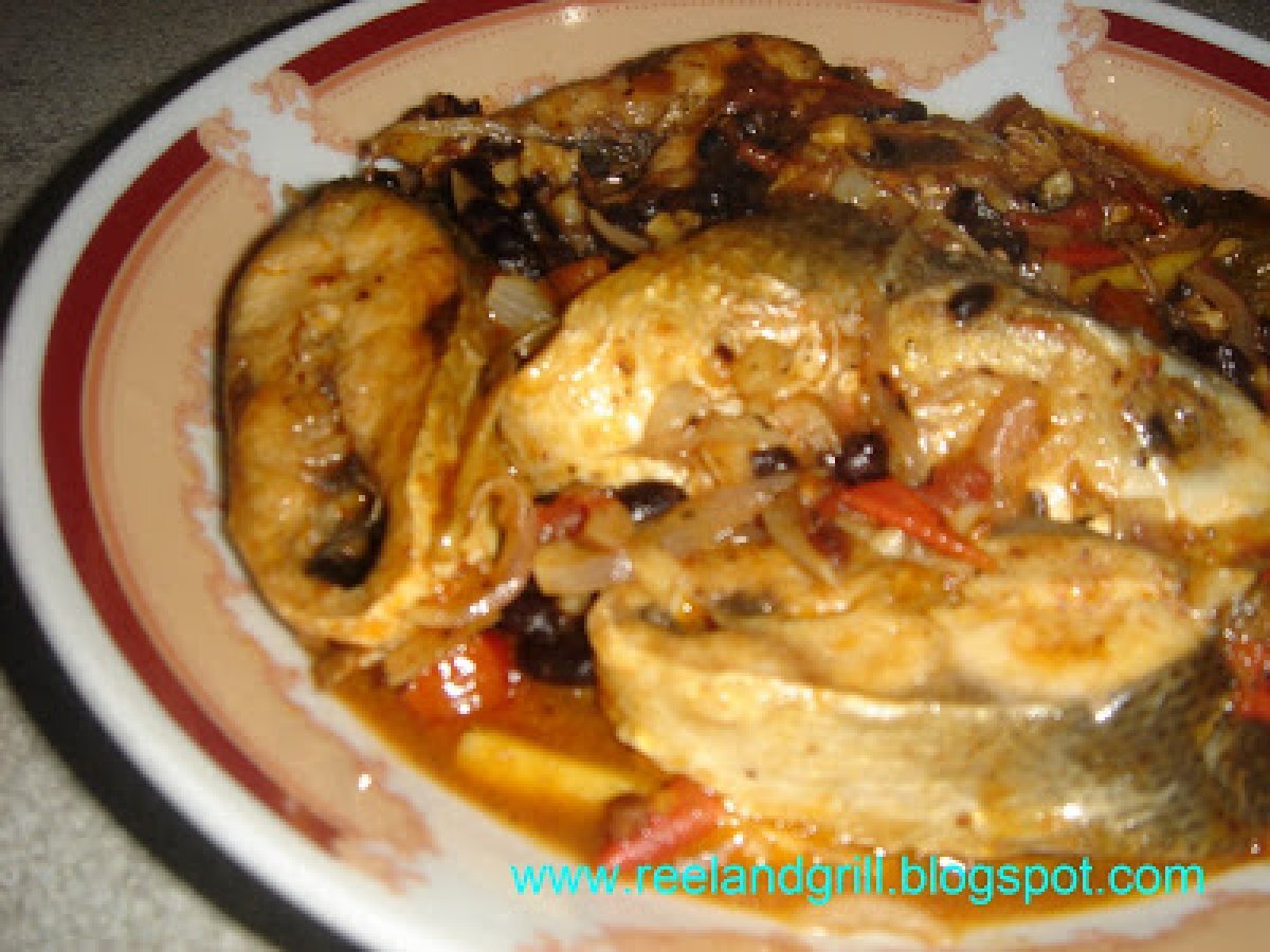 Bangus sa Tausi (Milkfish Braised in Tomato and Black Beans)