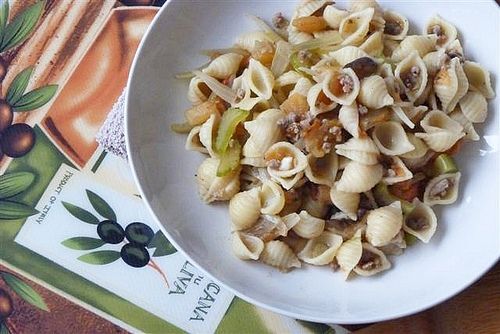 Beef and celery pasta with tomatoes - Recipe Petitchef