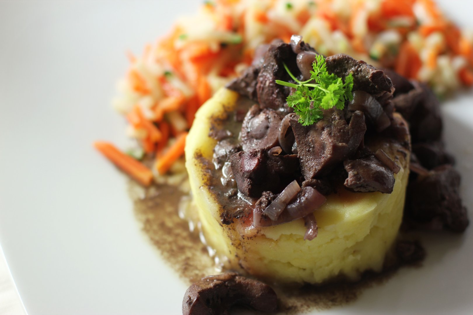 Beef kidneys in wine sauce Recipe Petitchef