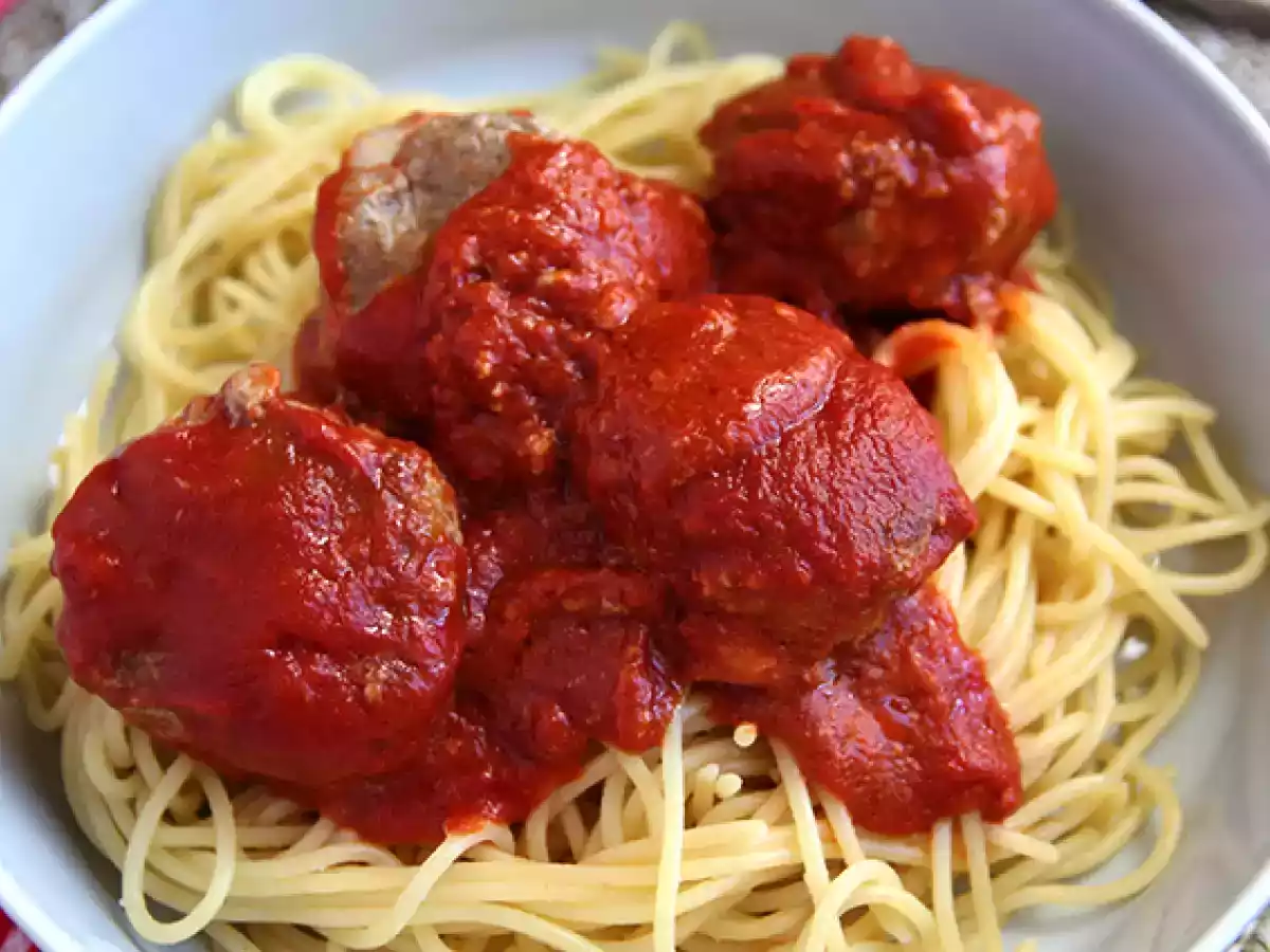 Beef meatballs stuffed with mozzarella - photo 2