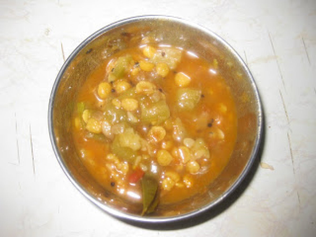 Beerakaya Senaga Pappu Kura / RidgeGourd With Channa Dal Curry