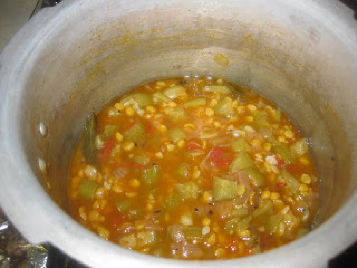 Beerakaya Senaga Pappu Kura / RidgeGourd With Channa Dal Curry - photo 2