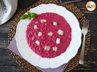 Beet and gorgonzola risotto: an explosion of color and intense flavors - photo 3