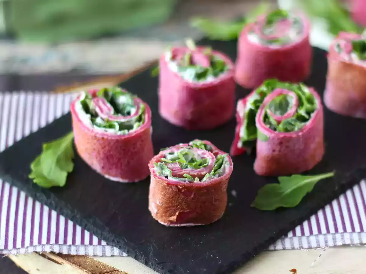 Beet crepe rolls with ricotta cheese and arugula - photo 4
