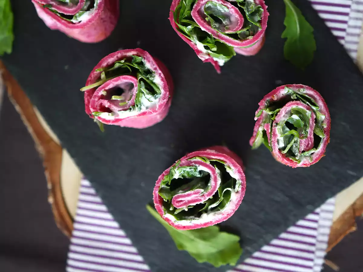 Beet crepe rolls with ricotta cheese and arugula - photo 5