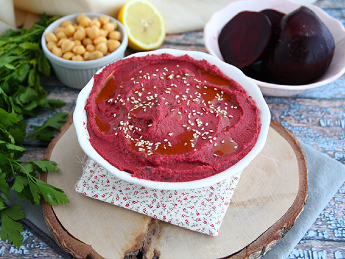 Beet hummus