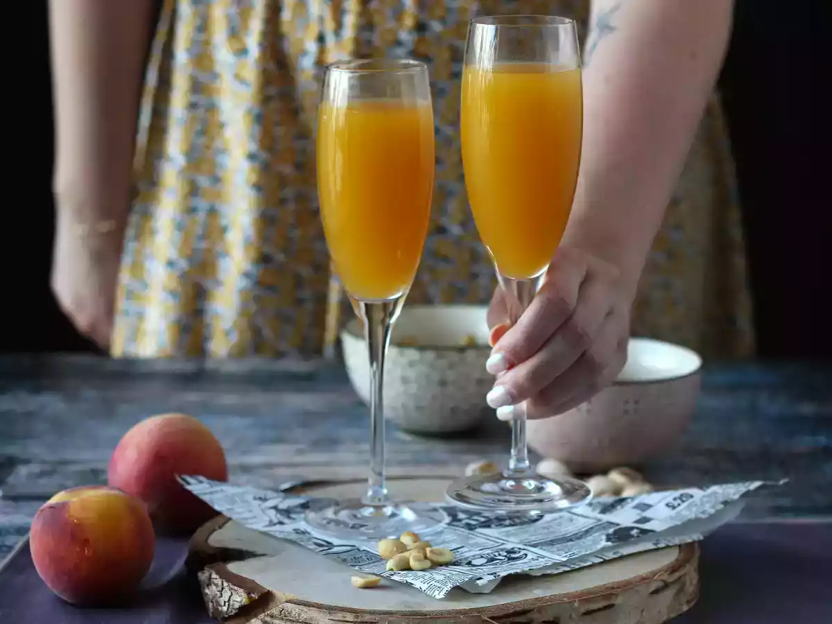 Bellini, the easy italian peach cocktail you can make at home! - photo 3