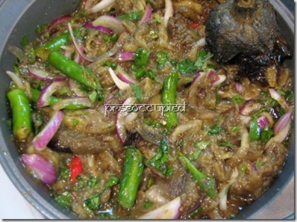 Bengali Begun Pora/ Roasted Eggplant Bharta