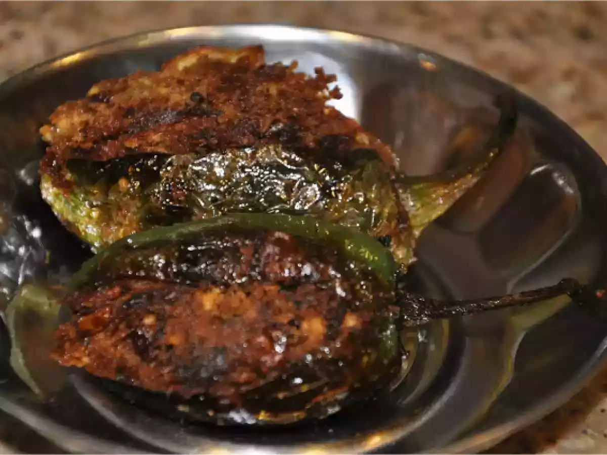 Besan Bhari Hari Mirch (Green Chillies Stuffed with Chick Pea Flour)