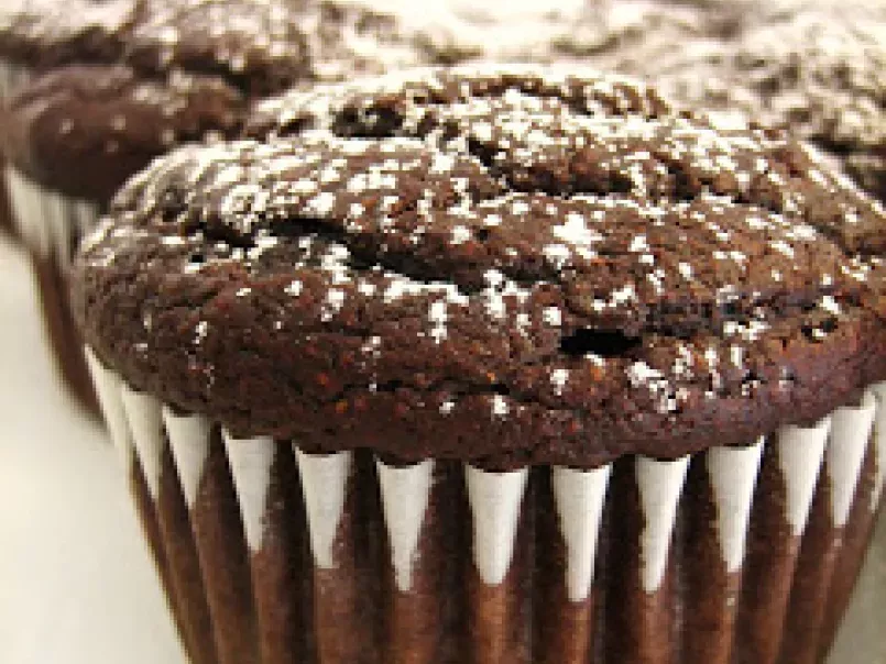 Bethenny's Molten Chocolate Cupcakes, photo 1