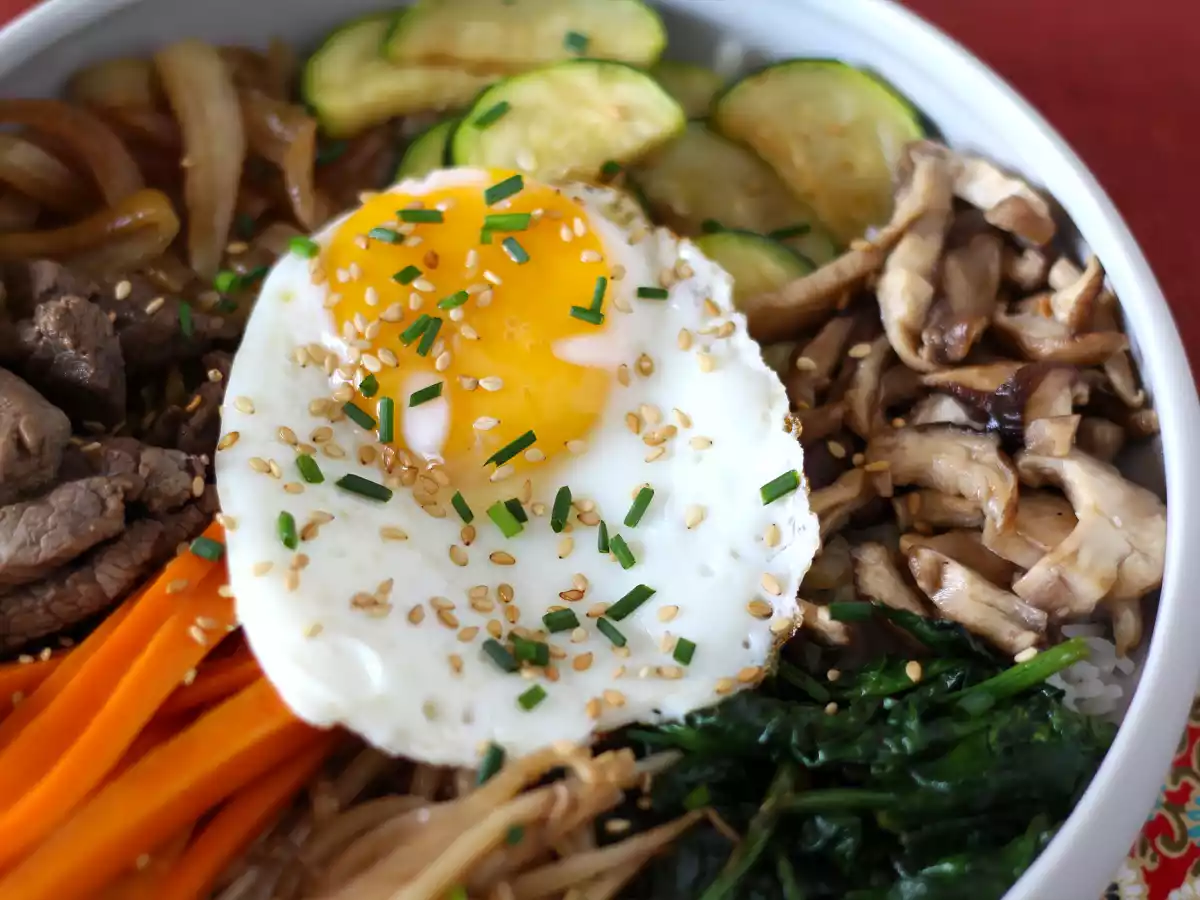 Bibimbap, the traditional korean dish - photo 3