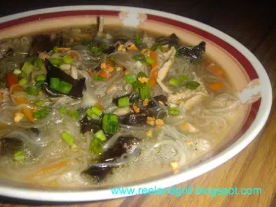 Bihongke or Sotanghon Soup (Bean Thread or Glass Noodle Soup) - photo 2