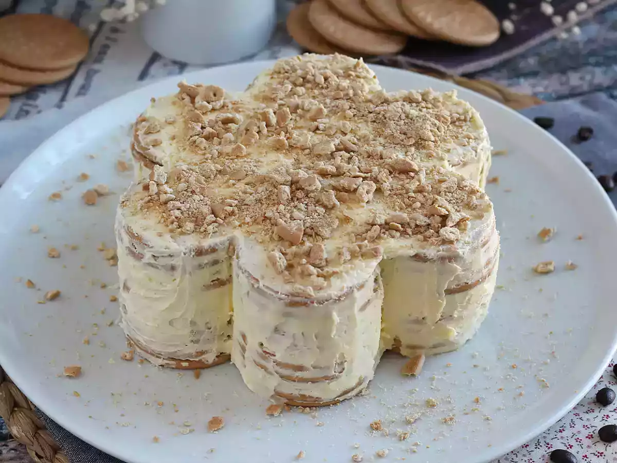 Biscuit cake, or bolo de bolacha - video recipe !