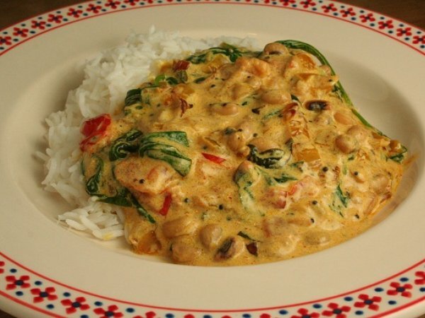 Black-eyed Beans with Spinach and Tomato