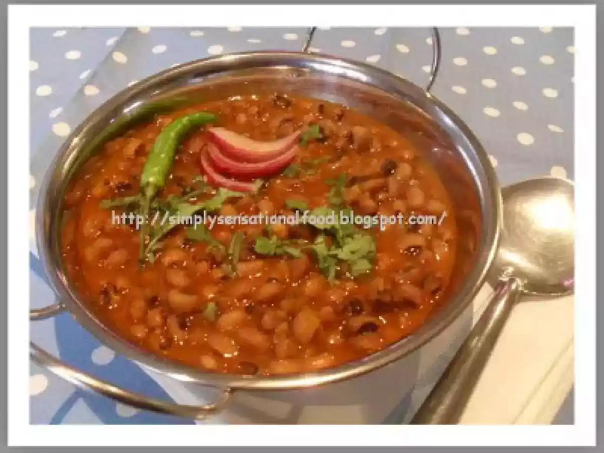 Black eyed(Lobia) Beans in tomato gravy.