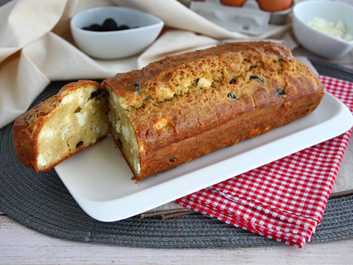 Black olives and feta cake