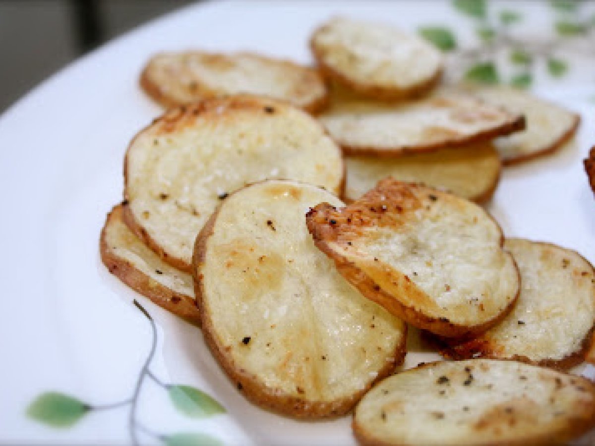 Blackened Tilapia Sandwich with Cilantro Lime Mayonnaise and Baked Red Potato Chips - photo 2