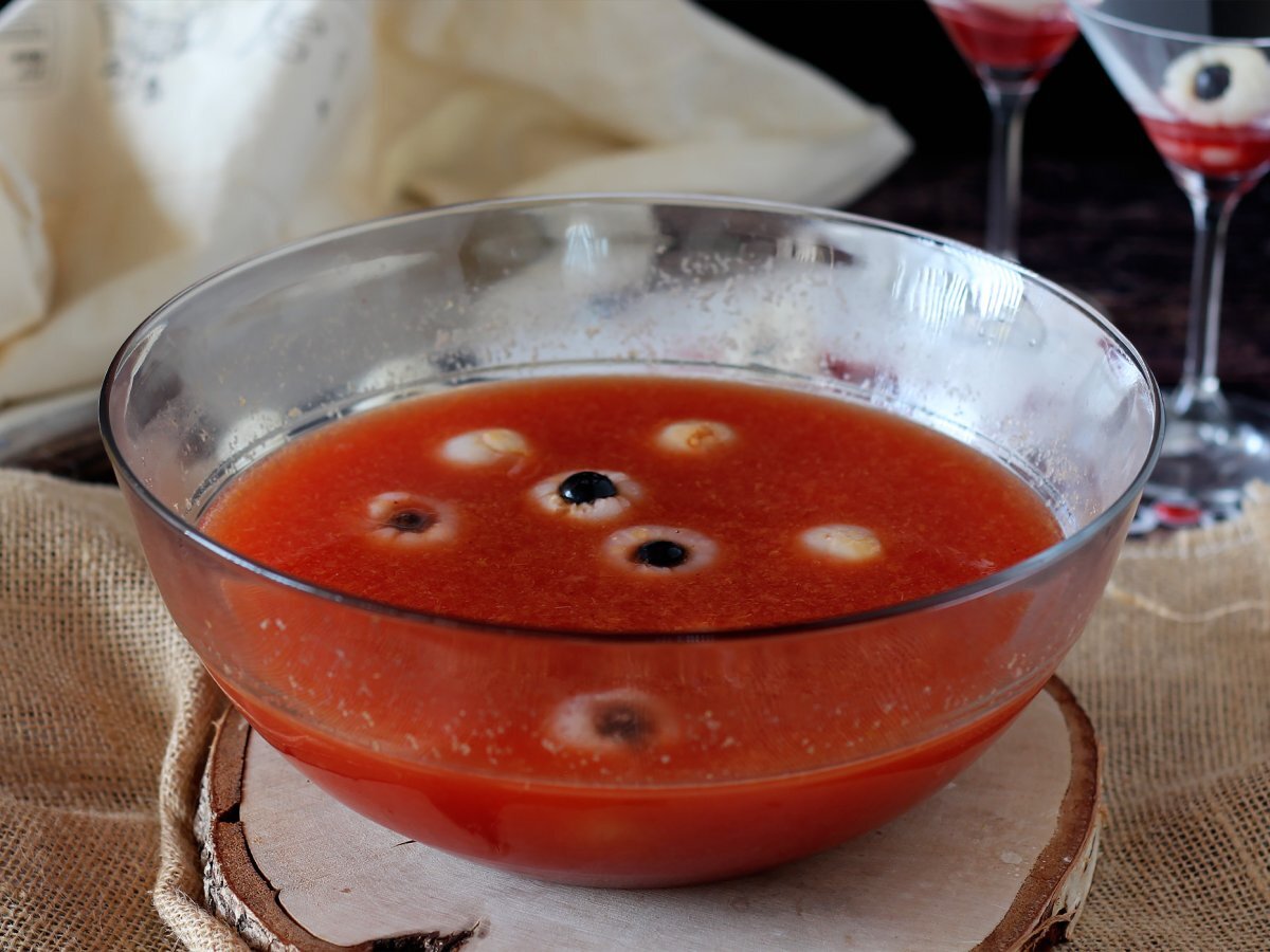 Bloody cocktail for Halloween, to share and without alcohol! - Halloween mocktail - photo 2