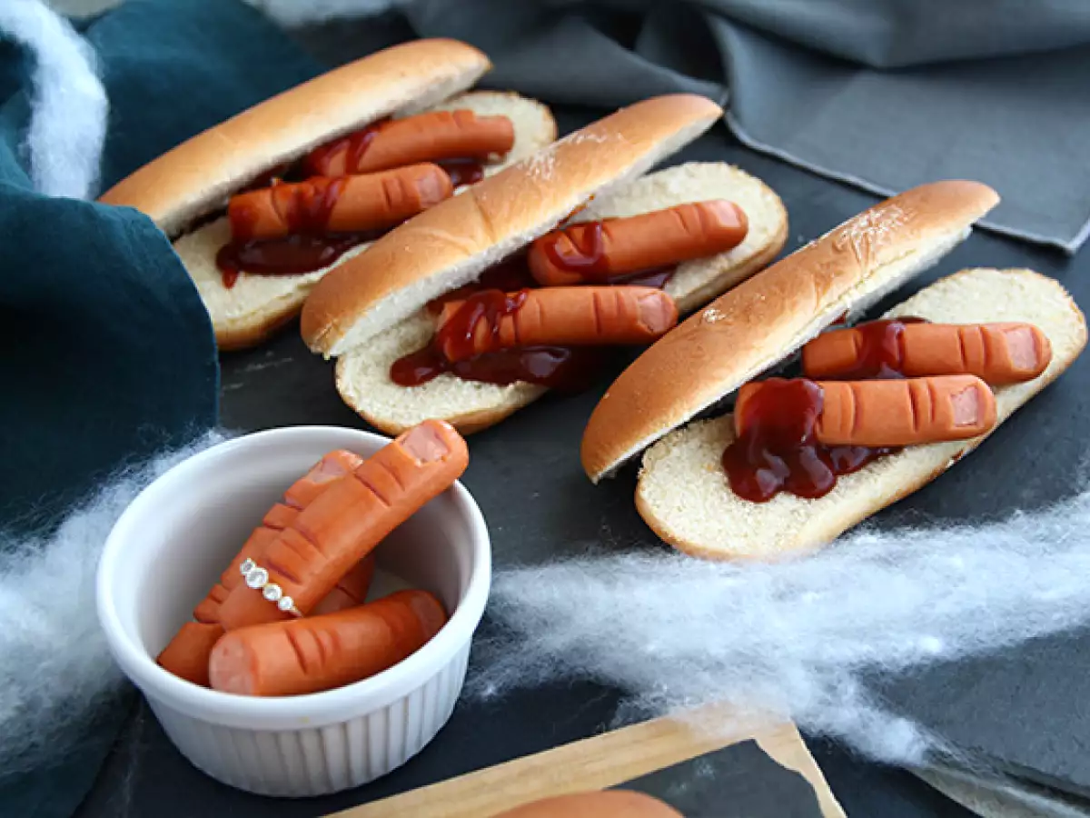 Bloody Halloween Hot Dogs - photo 2