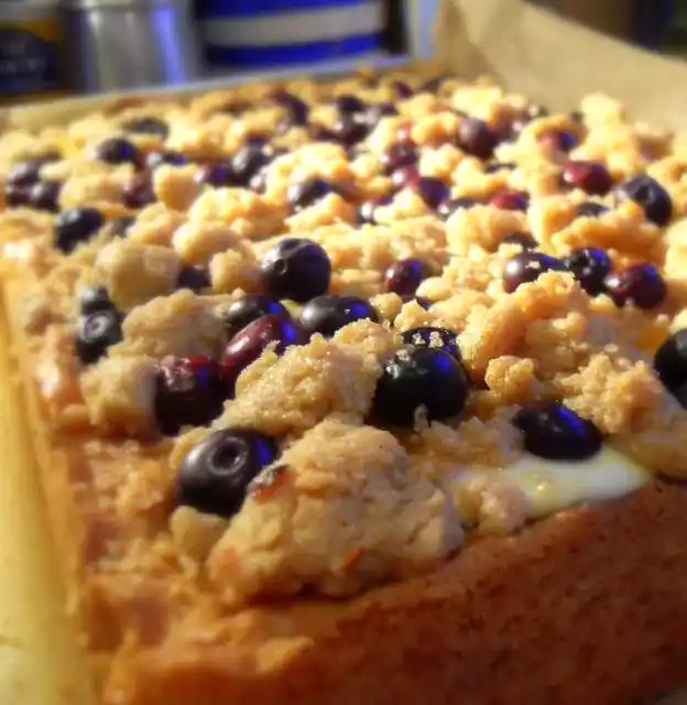 Blueberry apricot crumble traybake recipe