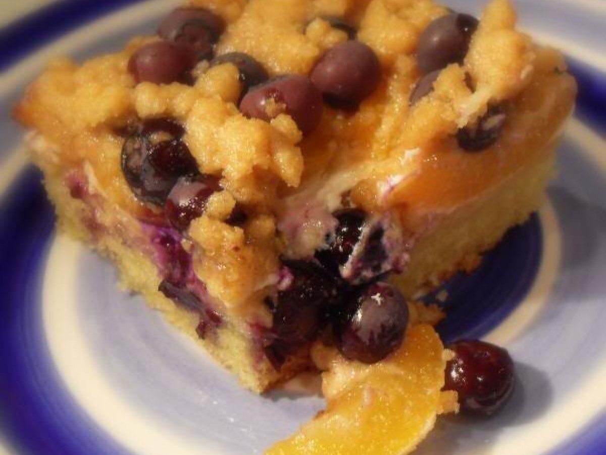 Blueberry Apricot Crumble Traybake - photo 4