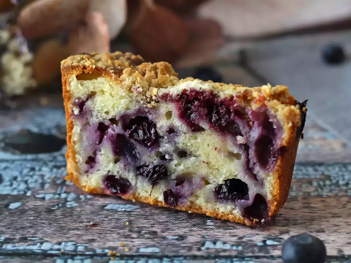 Blueberry crumble cake: the cake that combines fondant, softness and crunch! - photo 3