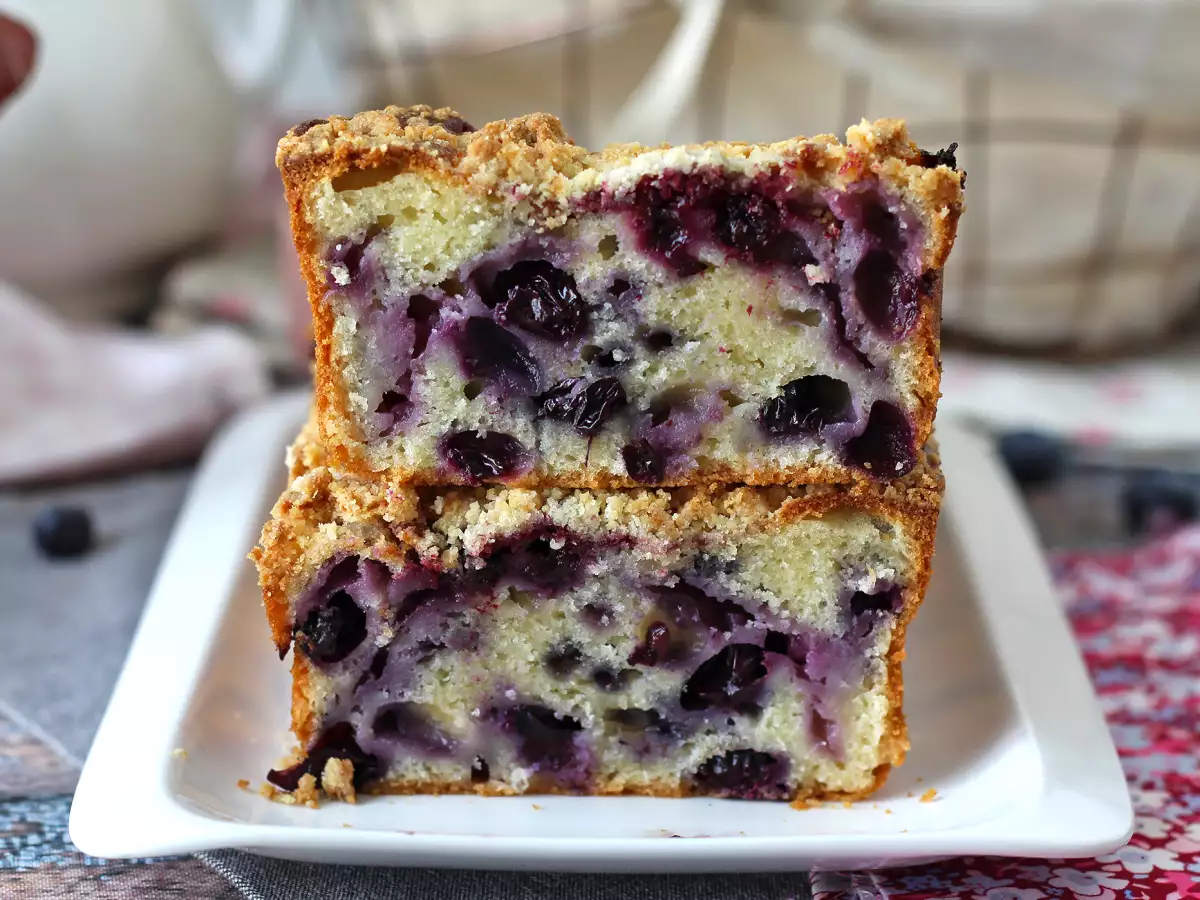 Blueberry crumble cake: the cake that combines fondant, softness and crunch! - photo 5