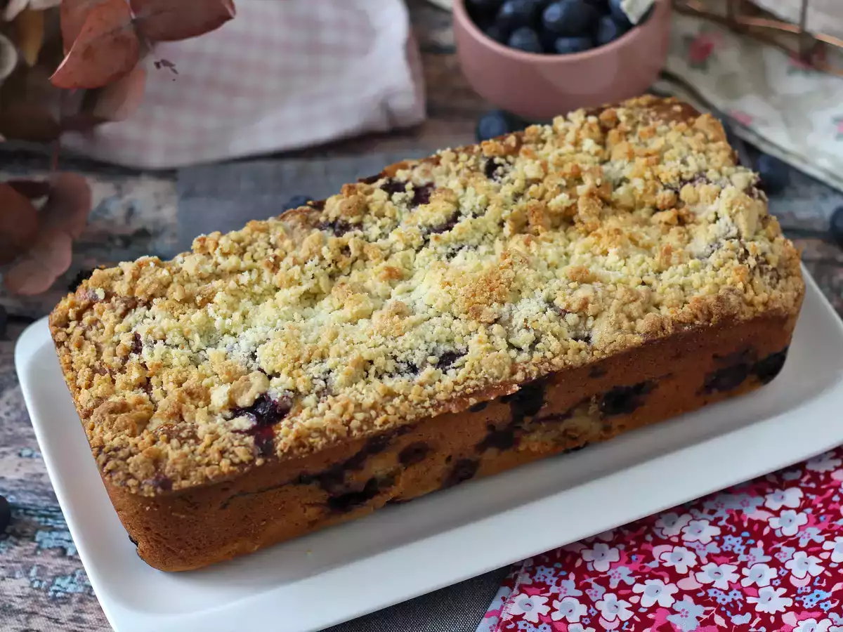 Blueberry crumble cake: the cake that combines fondant, softness and crunch! - photo 6