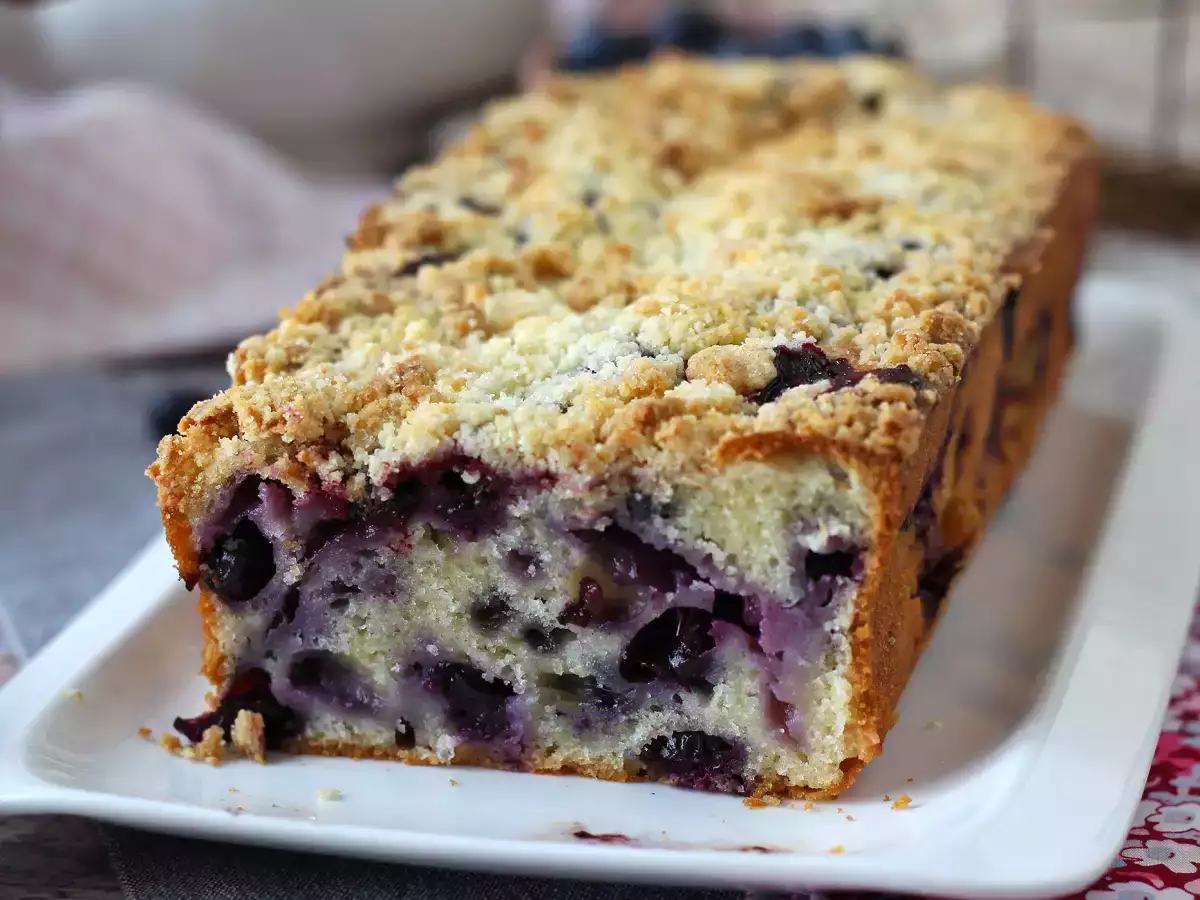 Blueberry crumble cake: the cake that combines fondant, softness and crunch! - photo 7