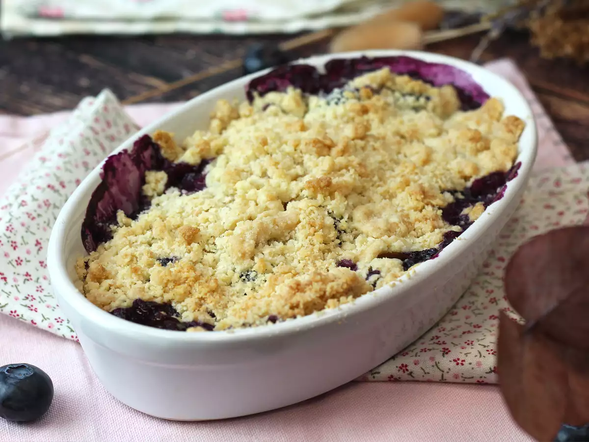 Blueberry crumble: golden on top, juicy on the inside - photo 4