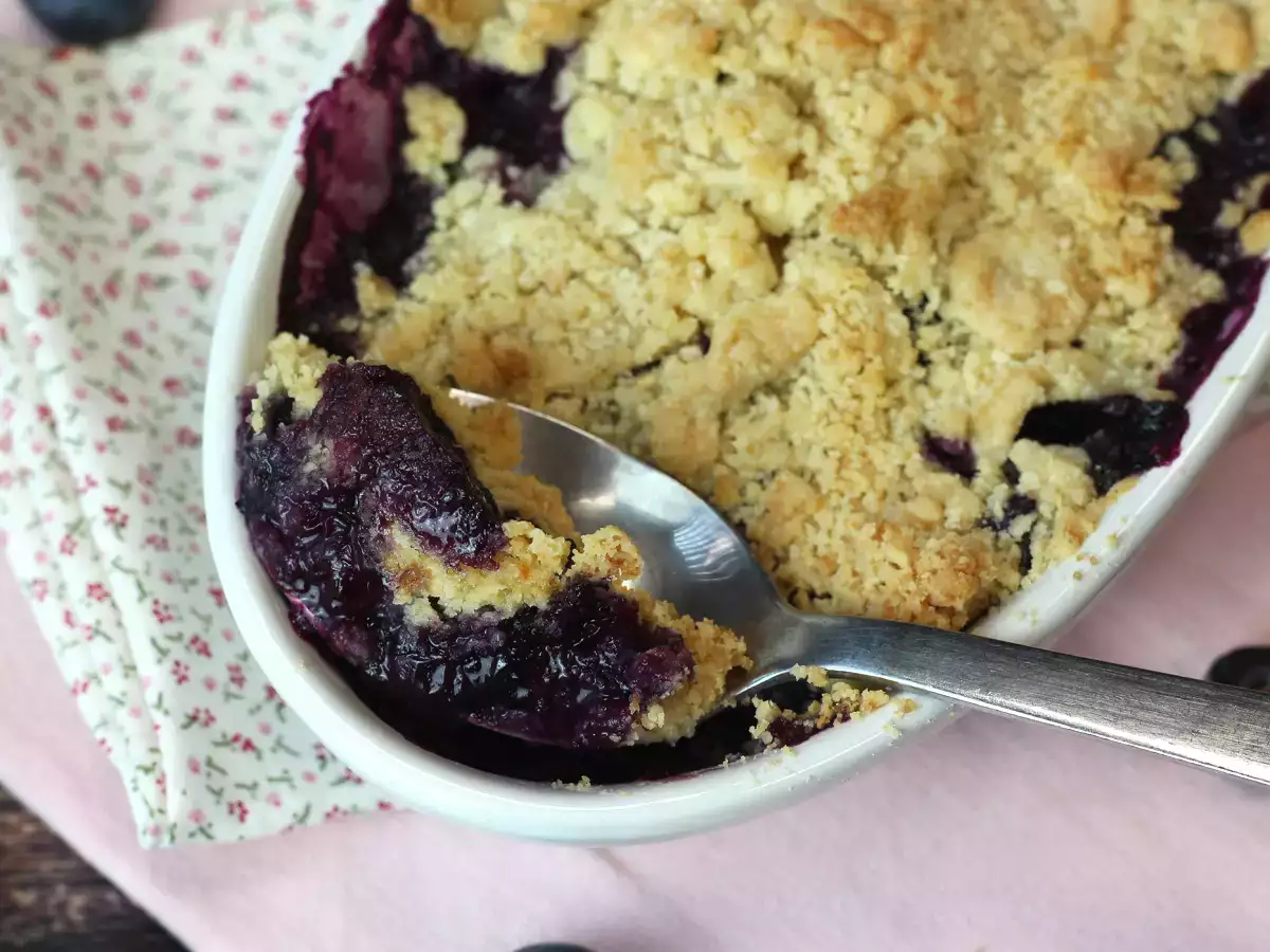 Blueberry crumble: golden on top, juicy on the inside - photo 5