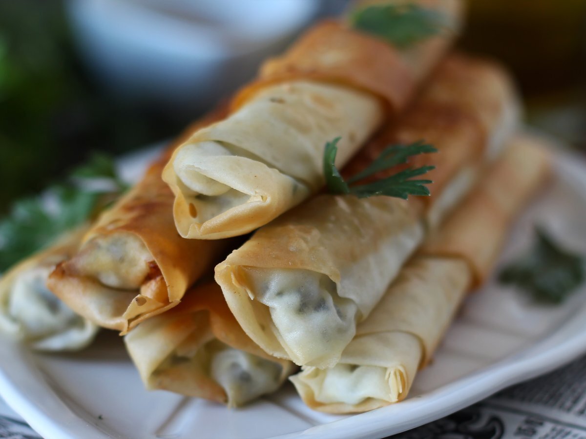 Börek, Turkish bricks with feta and parsley - photo 2