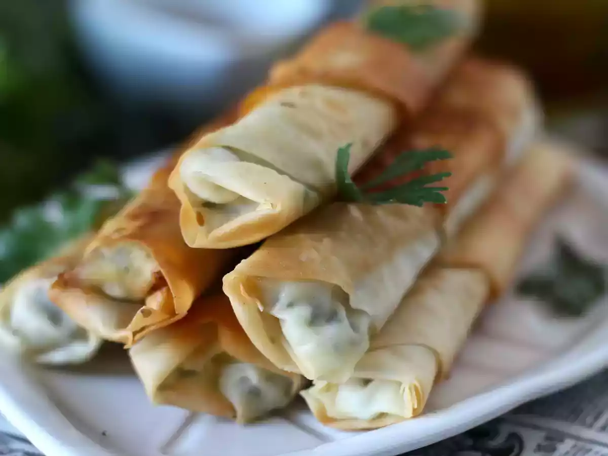 Börek, turkish bricks with feta and parsley - photo 2