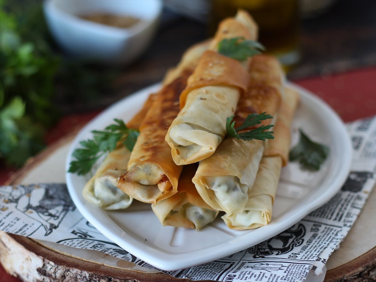 Börek, Turkish bricks with feta and parsley - photo 3